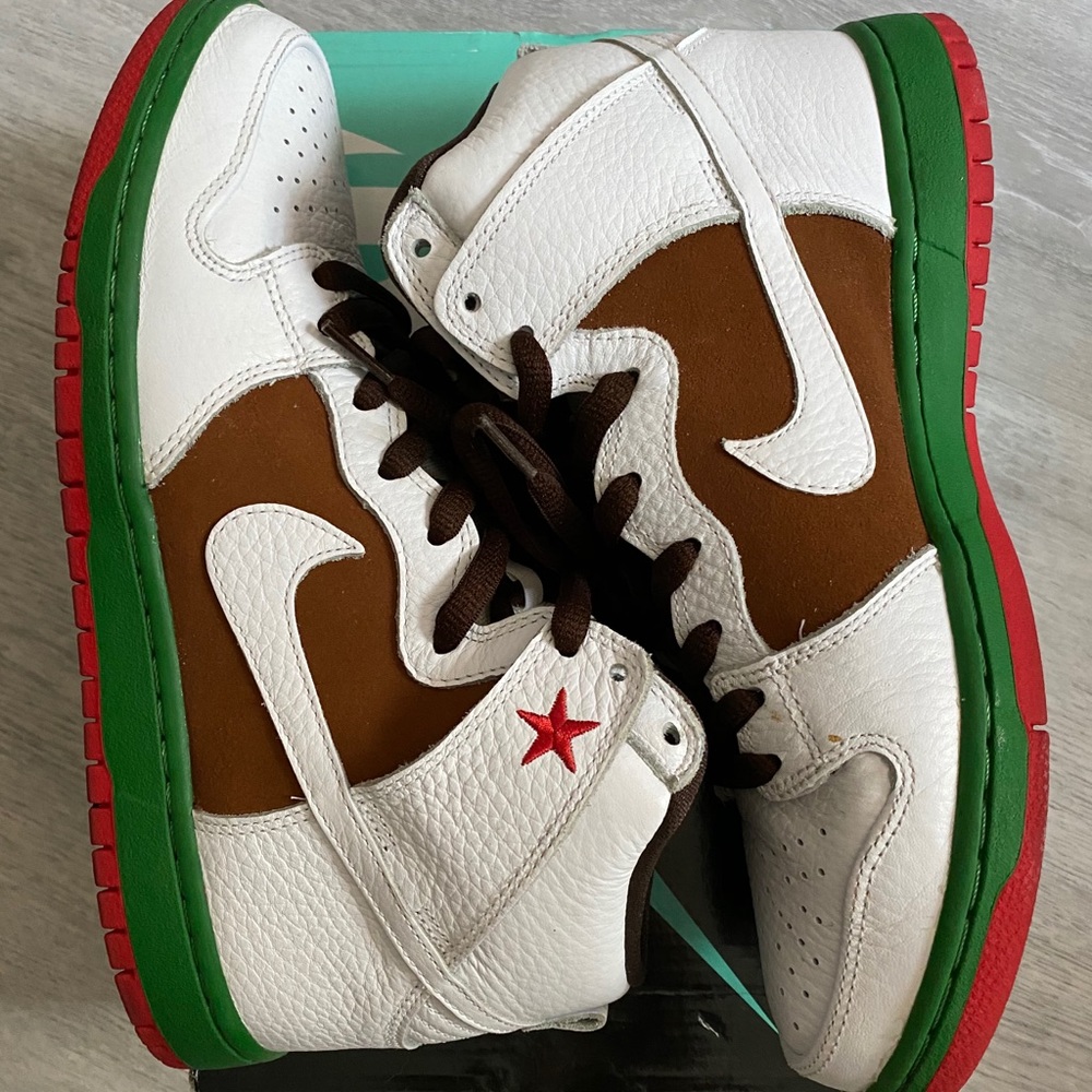 Nike SB Dunk High Premium